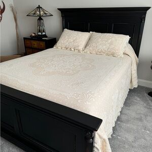 Bates Cream and White Quilted Bedding